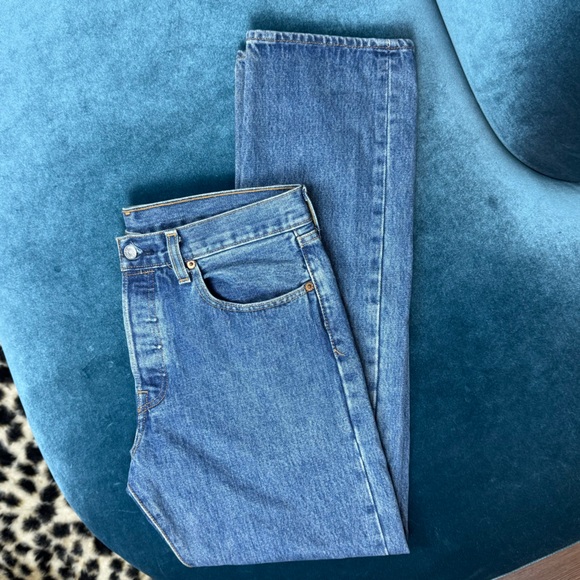Levi's Classic Blue Straight Jeans - Picture 7 of 9